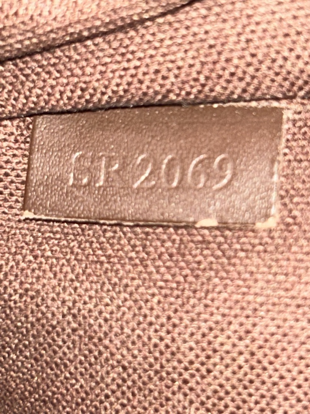 Louis Vuitton Brown Damier Ebene MM Messenger Bag - magnetic closure - Picture 8 of 10